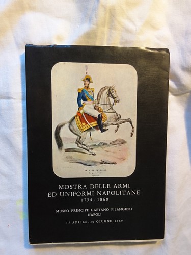 Interessante libro mostra - interessante,