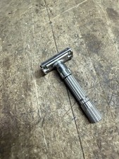 Vecchio raro rasoio da barba