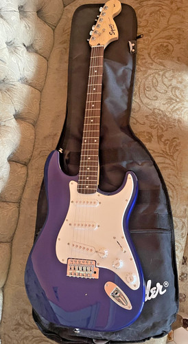 Squier strat fender viene - strat, by