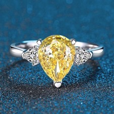 Anello a tre pietre con