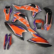 Plastiche + grafica KTM 690