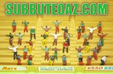 Subbuteo : Assortimento di SPETTATORI DIPINTI in varie pose - PAINTED SPECTATORS
