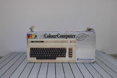 Commodore vic colour - commodore,