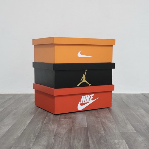 Scarpiera sneakers forma - scarpiera, a