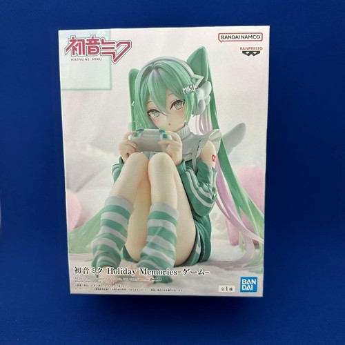 Hatsune miku holiday - hatsune,