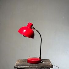 Elegante abat jour anni '50 rossa e ottone, lampada da tavolo midcentury 