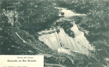 Terra del Fuoco Cascada en Rio