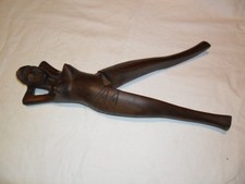 Schiaccianoci in legno a forma