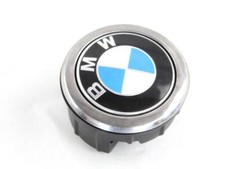 51247248535 MANIGLIA PORTELLONE COFANO POSTERIORE BAULE CON STEMMA BMW SERIE 1 1