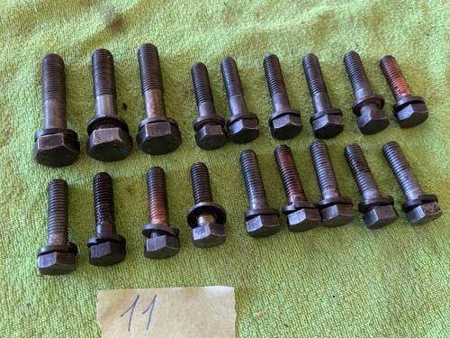 Serie bulloni testa motore