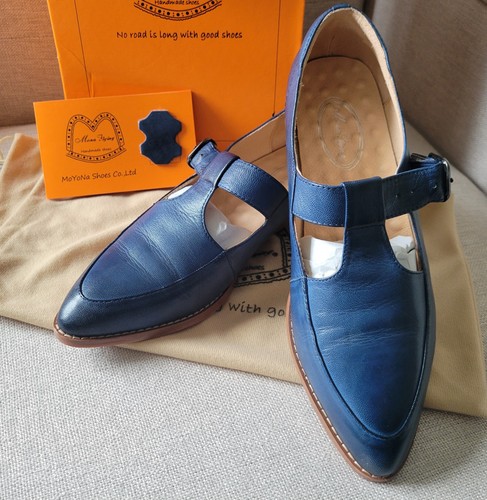 Mona flying dark blue - mona,
