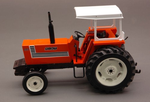 Modellino mezzi agricoli