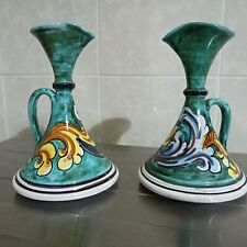 2 Brocche Ceramica Di Caltagirone Sicilia 1994 Firma Incarbone Alte Cm 15 ∅11 Cm