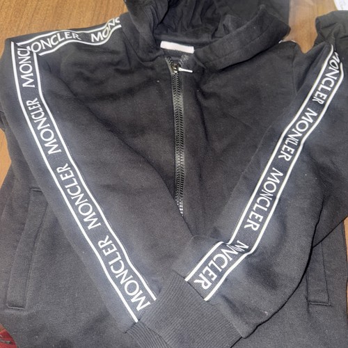 Nwt moncler black logo - logo, patch