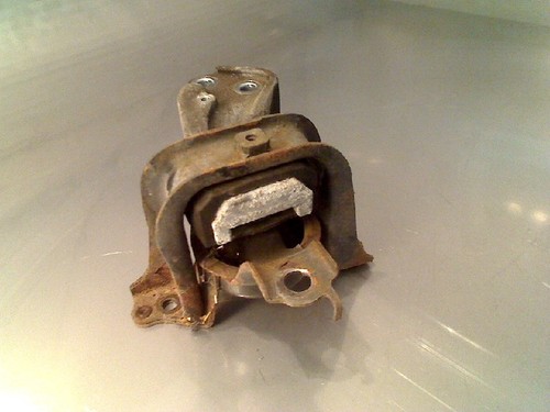 Supporto motore toyota yaris - supporto,