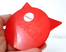 KIT e KAT - KITEKAT 80s italy coperchio rosso a forma di gatto gadget pubblicita