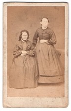 Fotografia Due donne in abiti