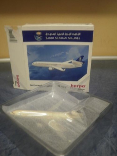 Herpa wings 500 11 saudi - herpa, md-11