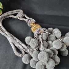 Cravatta per tenda grigia pompon oro diamante schiena 70 cm ornata oversize 