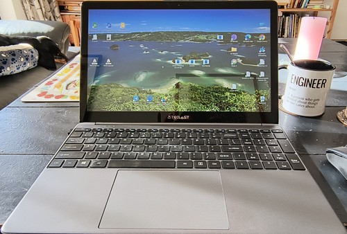 Elegante grazioso laptop