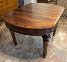 Antico tavolo ovale in noce