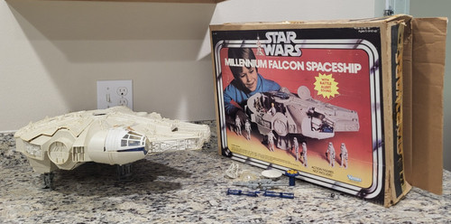 1977 millennium falcon star - falcon,