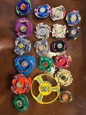 Beyblade Lotto di 19 Beyblade