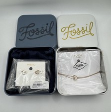 Orecchini a perno e catena in