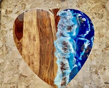 tavolo in legno e resina