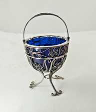 Antico cesto con manico in