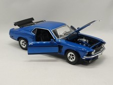 Welly 1:18 Scale Metallic Blue