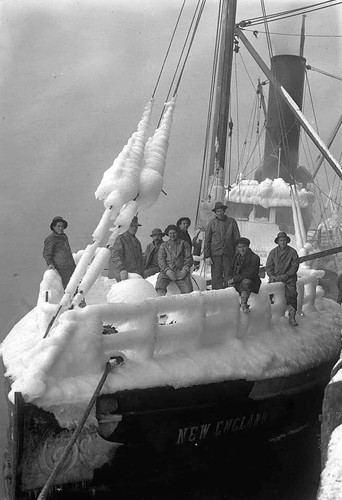 Black and white photo - and, 1916