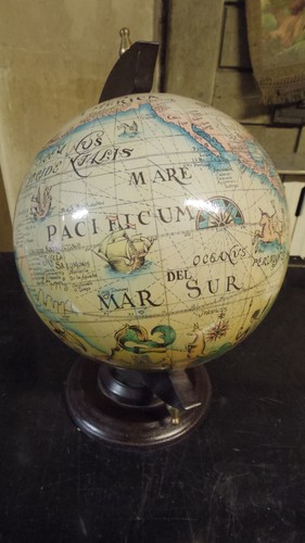 Mappamondo legno sotto - in,