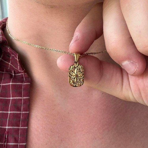 Collana con ciondolo bussola
