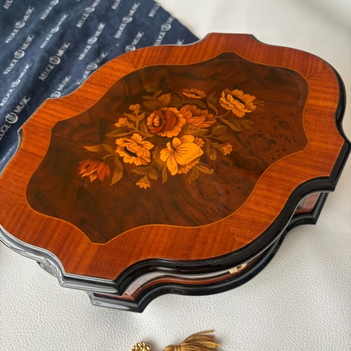 Music box vintage - , swiss