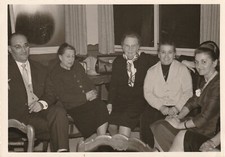 B4 - Foto Photo Fotografia Anni 60 - Quintetto su poltrone divano