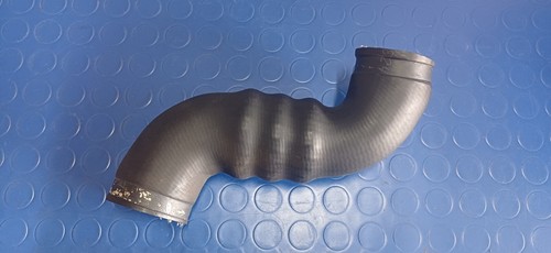 Tubo intercooler superiore per