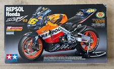 TAMIYA 14096 HONDA RC211V 2003 VALENTINO ROSSI + STUDIO27 ST27-FP1203 YAMAHA M1
