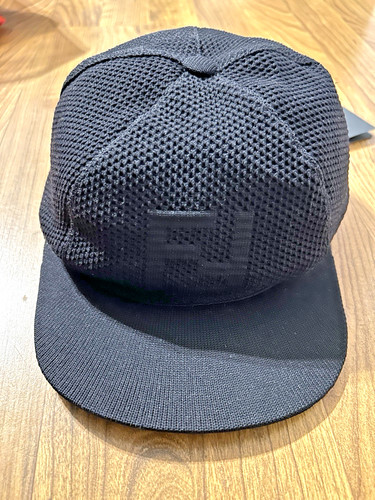 Nuovo cappello con - logo, fendi