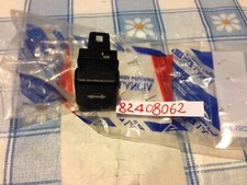 Pulsante apertura bagagliaio *ORIGINALE* LANCIA Kappa Thema cod. 82408062