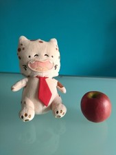 "HELLO SPANK" peluche Torakiki, colore beige e marrone, altezza 21 cm.