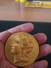 MEDAGLIONE DORATO ''REGIONE SICILIANA ASSESSORATO  TURISMO e SPETTACOLO' PALERMO