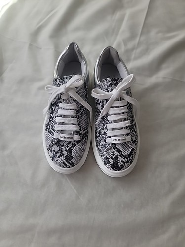 Valentino mario - by,