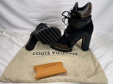US Size 9 Louis Vuitton Suede