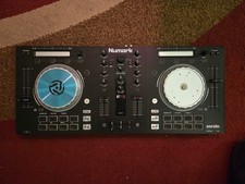 Numark Mixtrack Pro 3 -