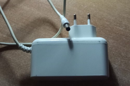 Alimentatore 12v 5a - 12v, 2.5a