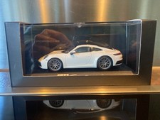 PORSCHE 911 992 CARRERA 4