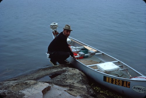 1967 uomo inginocchiato - 1967, in