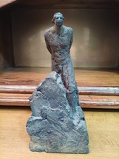 STATUA TERRACOTTA NUDO DI UOMO MARCHIATO "D" PRIMI '900 FUTURISTA