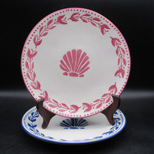 Piatti da pranzo in ceramica Papart, due (2), conchiglie, alloro e bordo a punti, etichette campione
